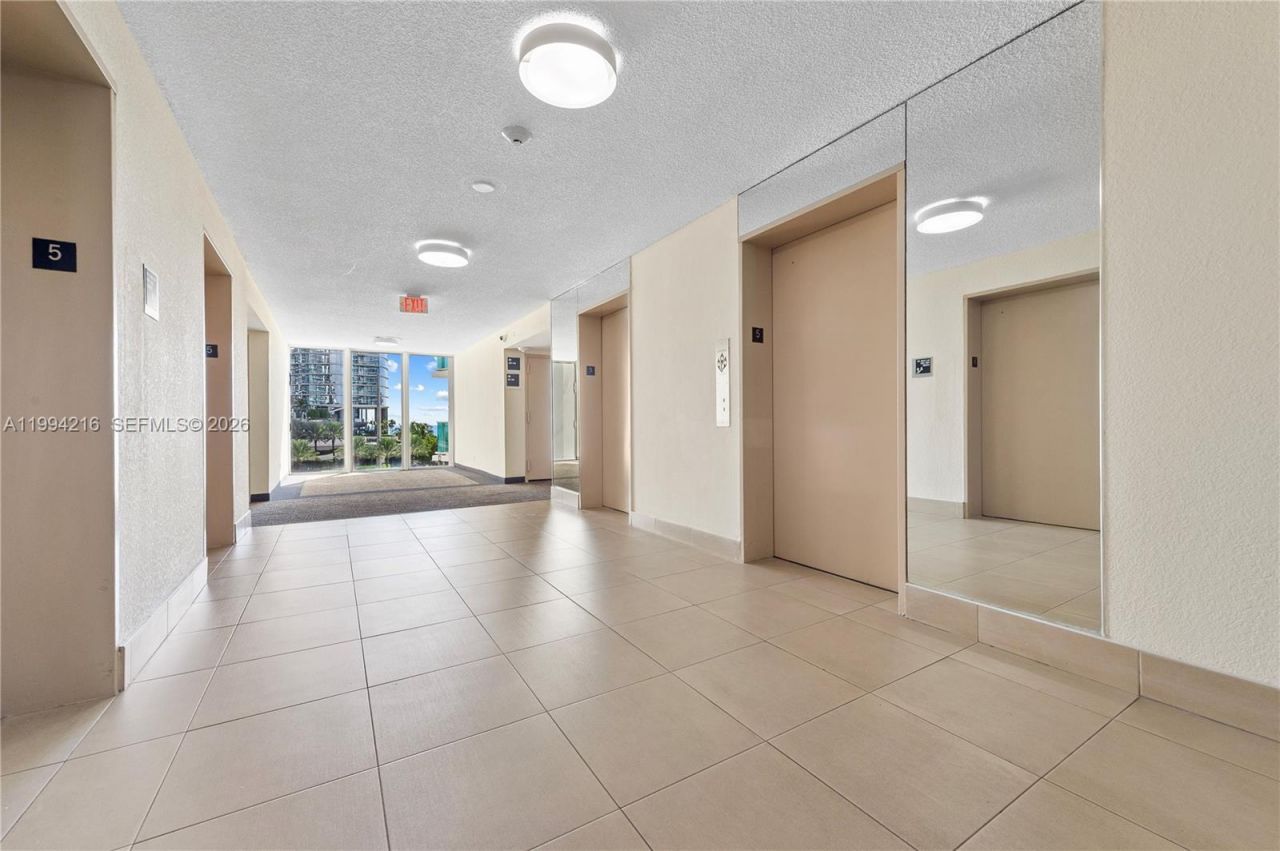 100 Bayview Dr , Unit 507, Sunny Isles Beach, FL 33160 Photo