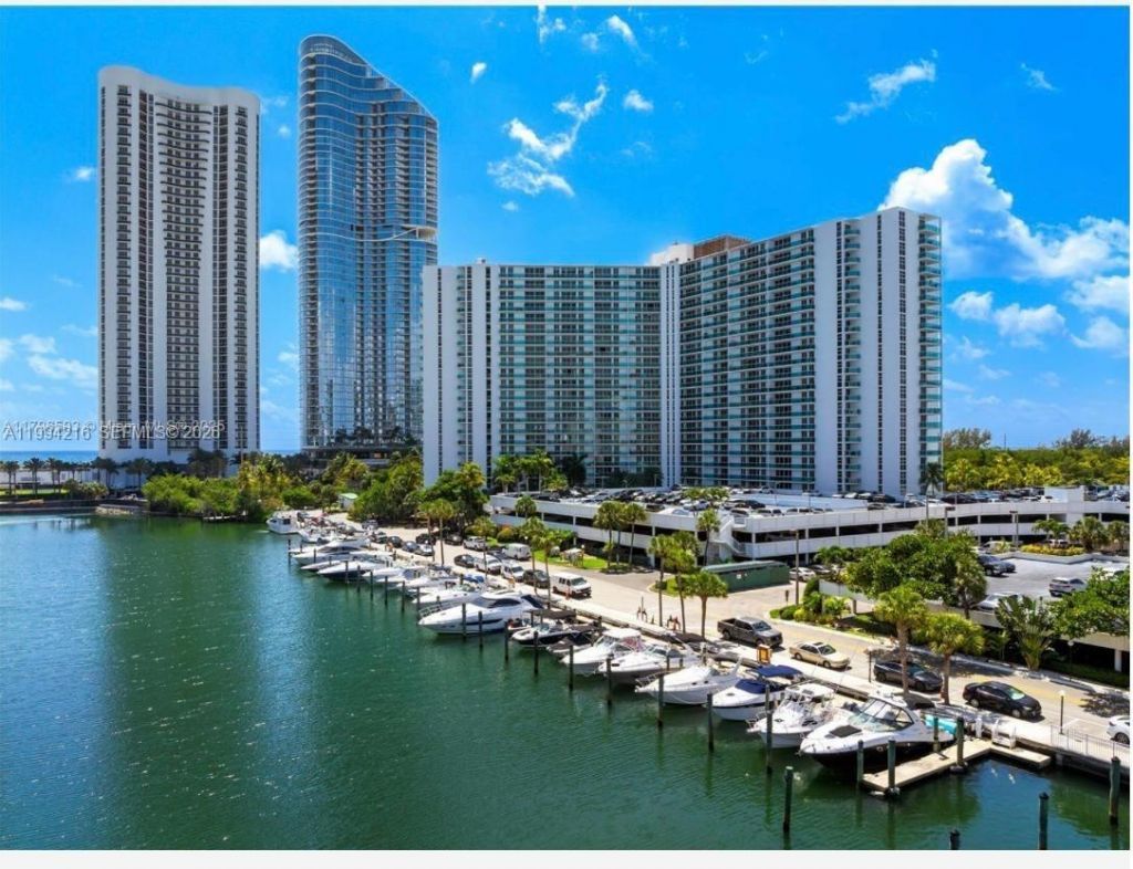 100 Bayview Dr, Unit 507, Sunny Isles Beach, FL 33160 Photo