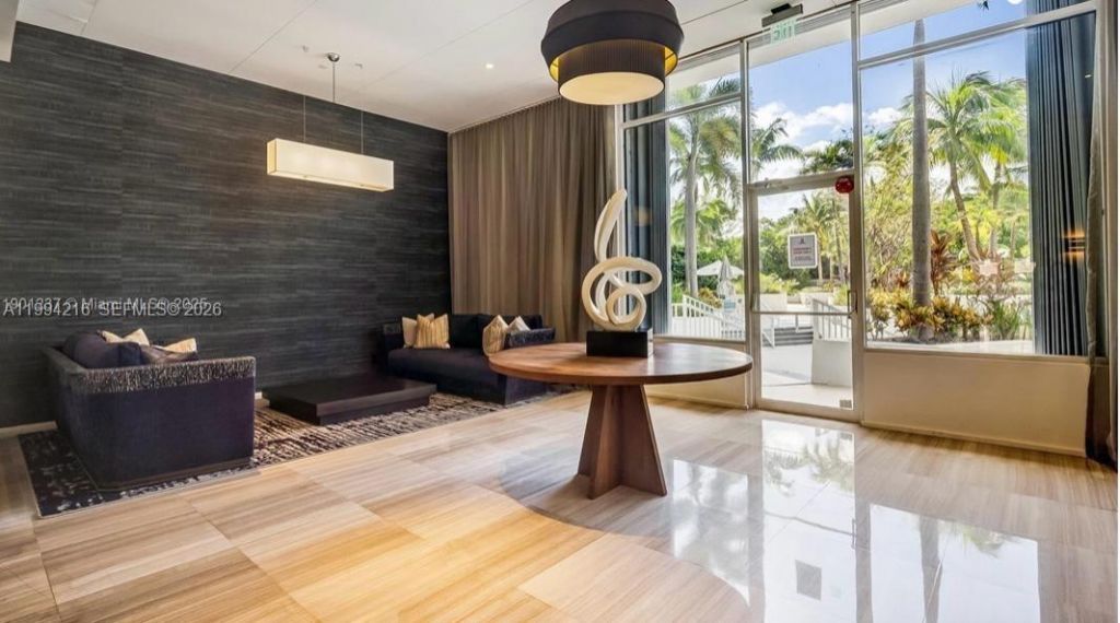 100 Bayview Dr , Unit 507, Sunny Isles Beach, FL 33160 Photo