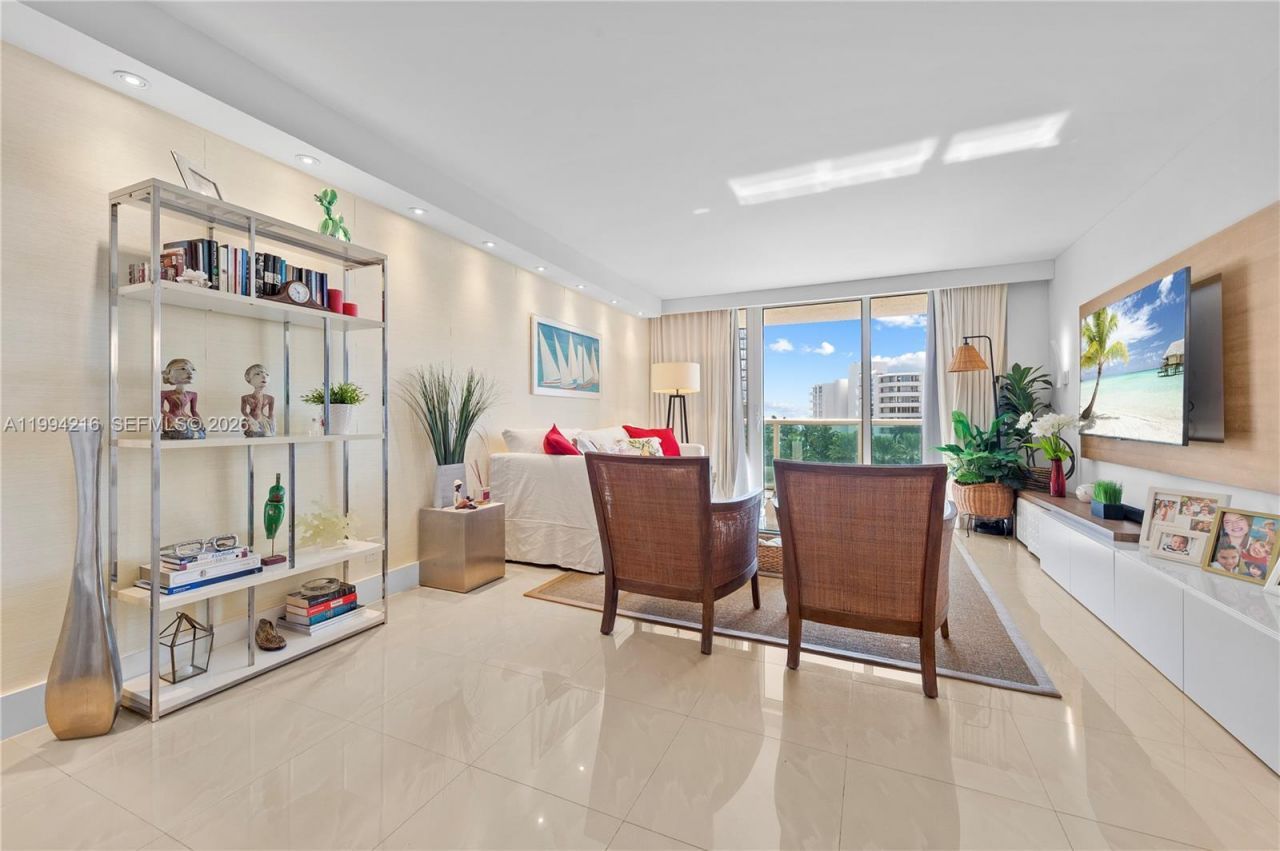 100 Bayview Dr , Unit 507, Sunny Isles Beach, FL 33160 Photo