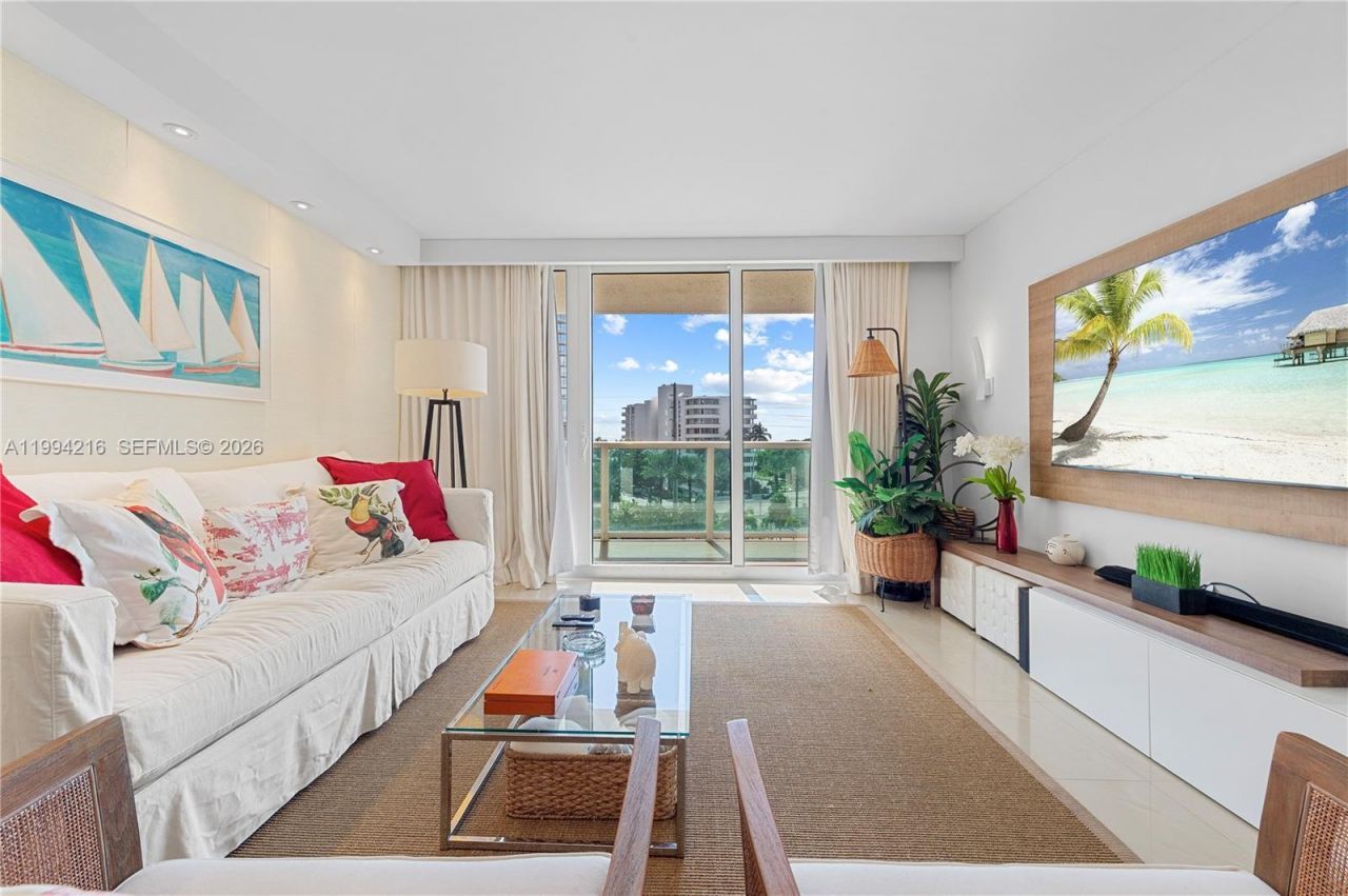 100 Bayview Dr , Unit 507, Sunny Isles Beach, FL 33160 Photo