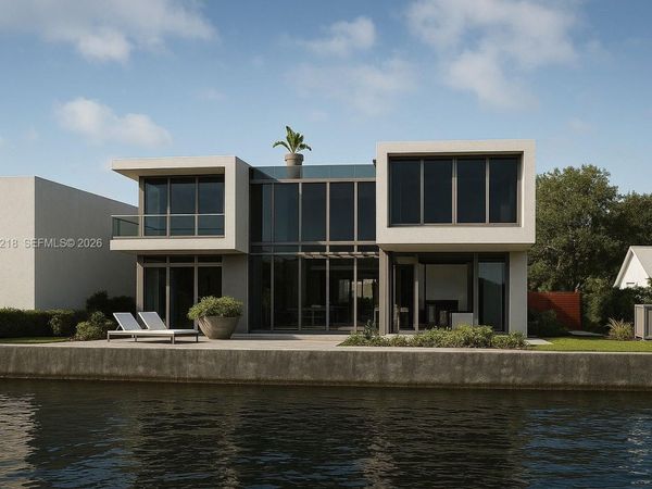 1018 S Northlake Dr , Hollywood, FL 33019