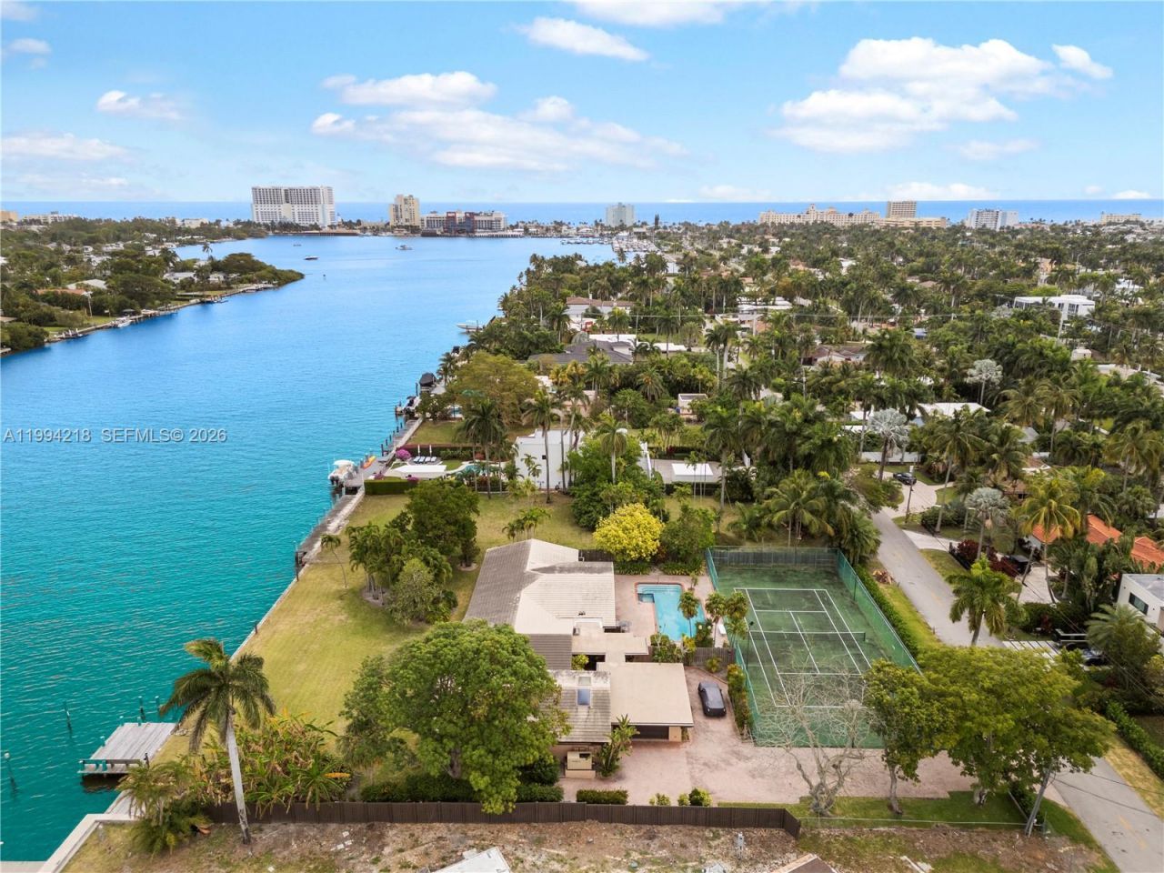 1018 S Northlake Dr , Hollywood, FL 33019 Photo