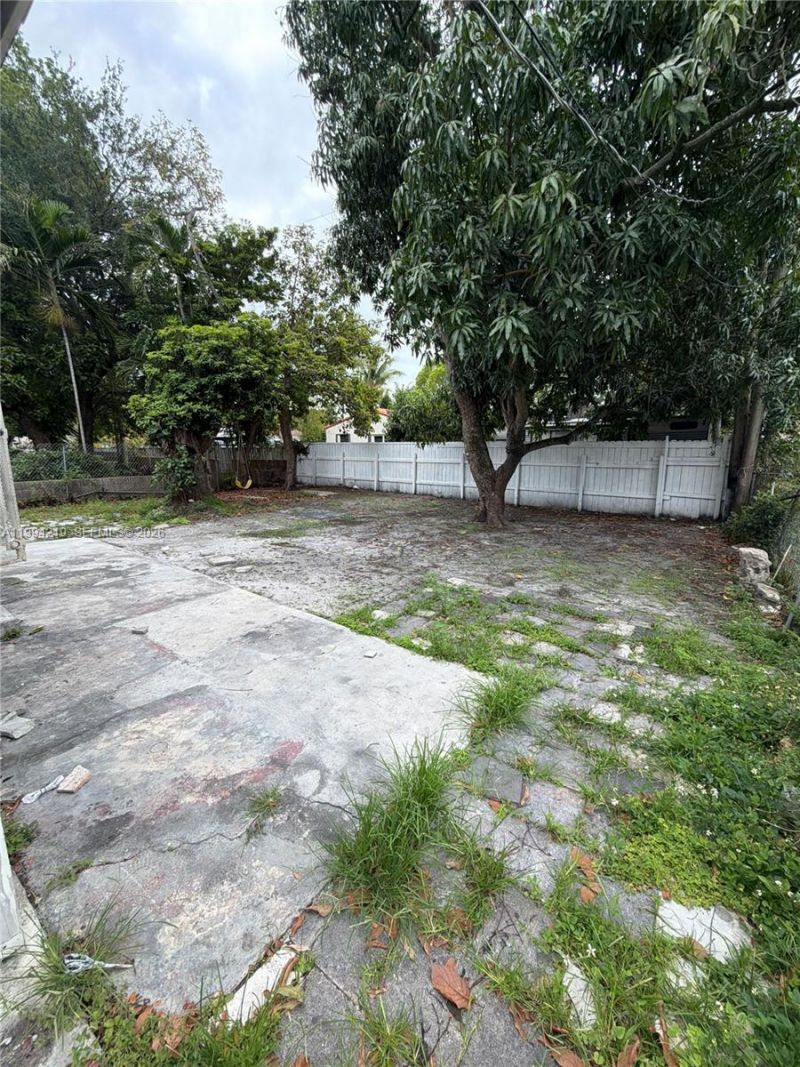 1026 NW 50th St, Unit 1, Miami, FL 33127 Photo