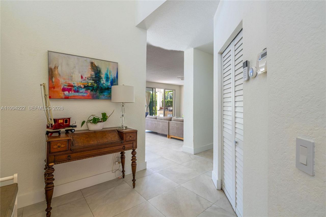 910 Sunflower Cir, Weston, FL 33327 Photo