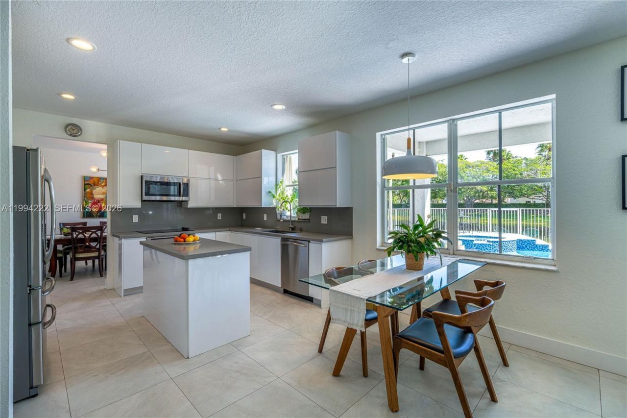 910 Sunflower Cir, Weston, FL 33327 Photo