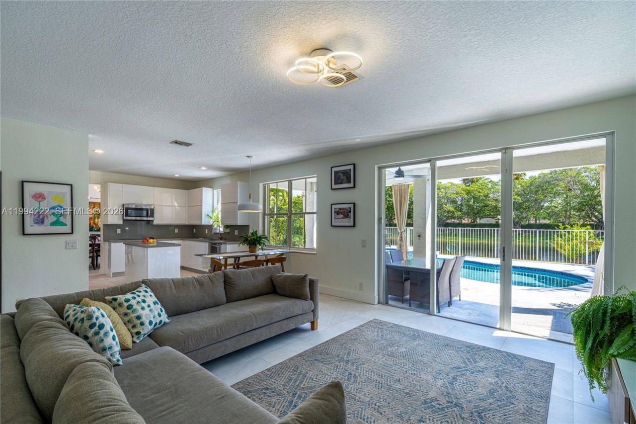 910 Sunflower Cir, Weston, FL 33327 Photo