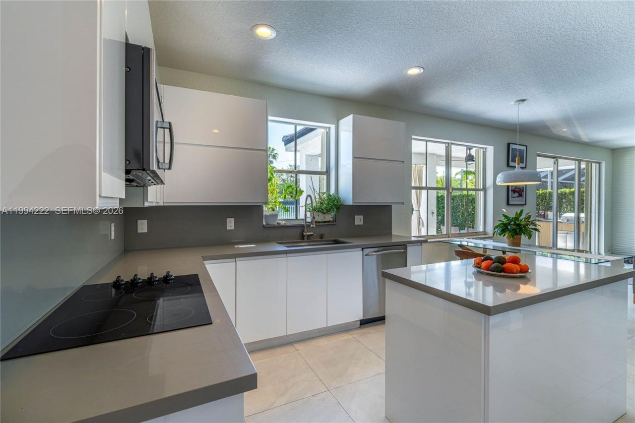 910 Sunflower Cir, Weston, FL 33327 Photo