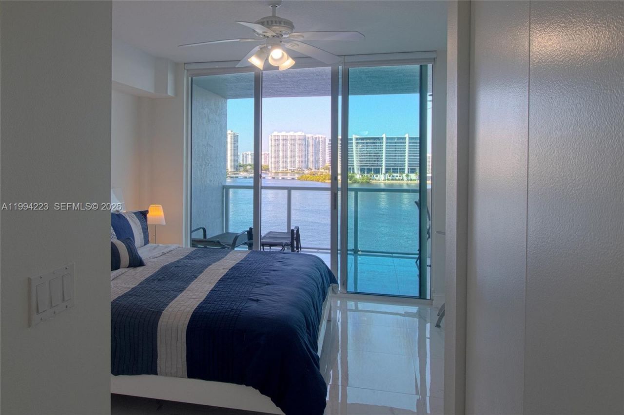 18100 N Bay Rd, Unit 906, Sunny Isles Beach, FL 33160 Photo
