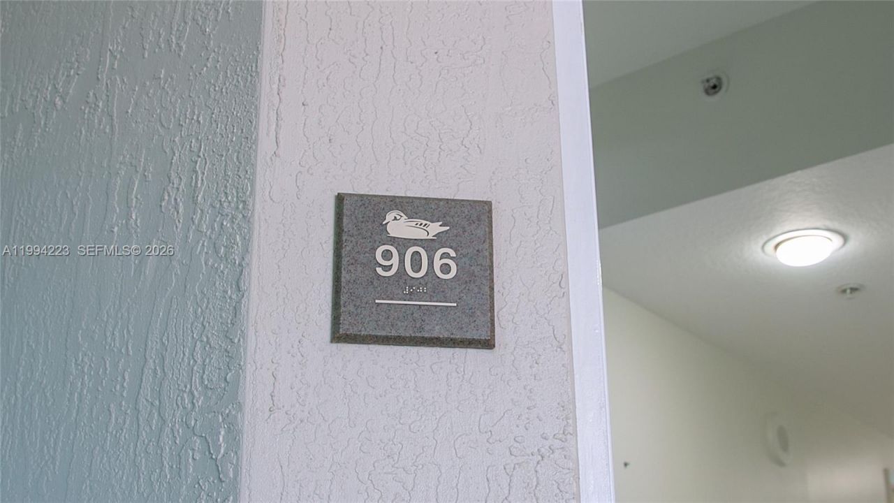18100 N Bay Rd, Unit 906, Sunny Isles Beach, FL 33160 Photo
