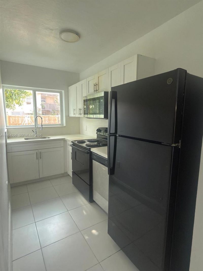 2622 NW 24th St, Unit 3B, Miami, FL 33142 Photo