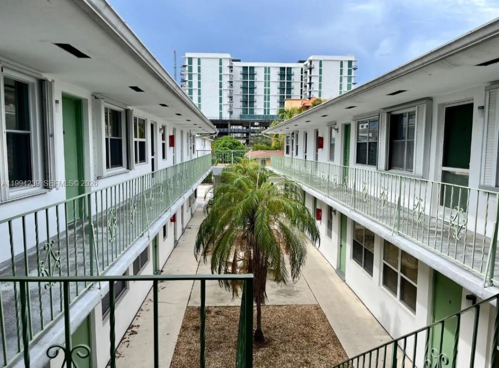 1824 Monroe St, Unit 14, Hollywood, FL 33020 Photo