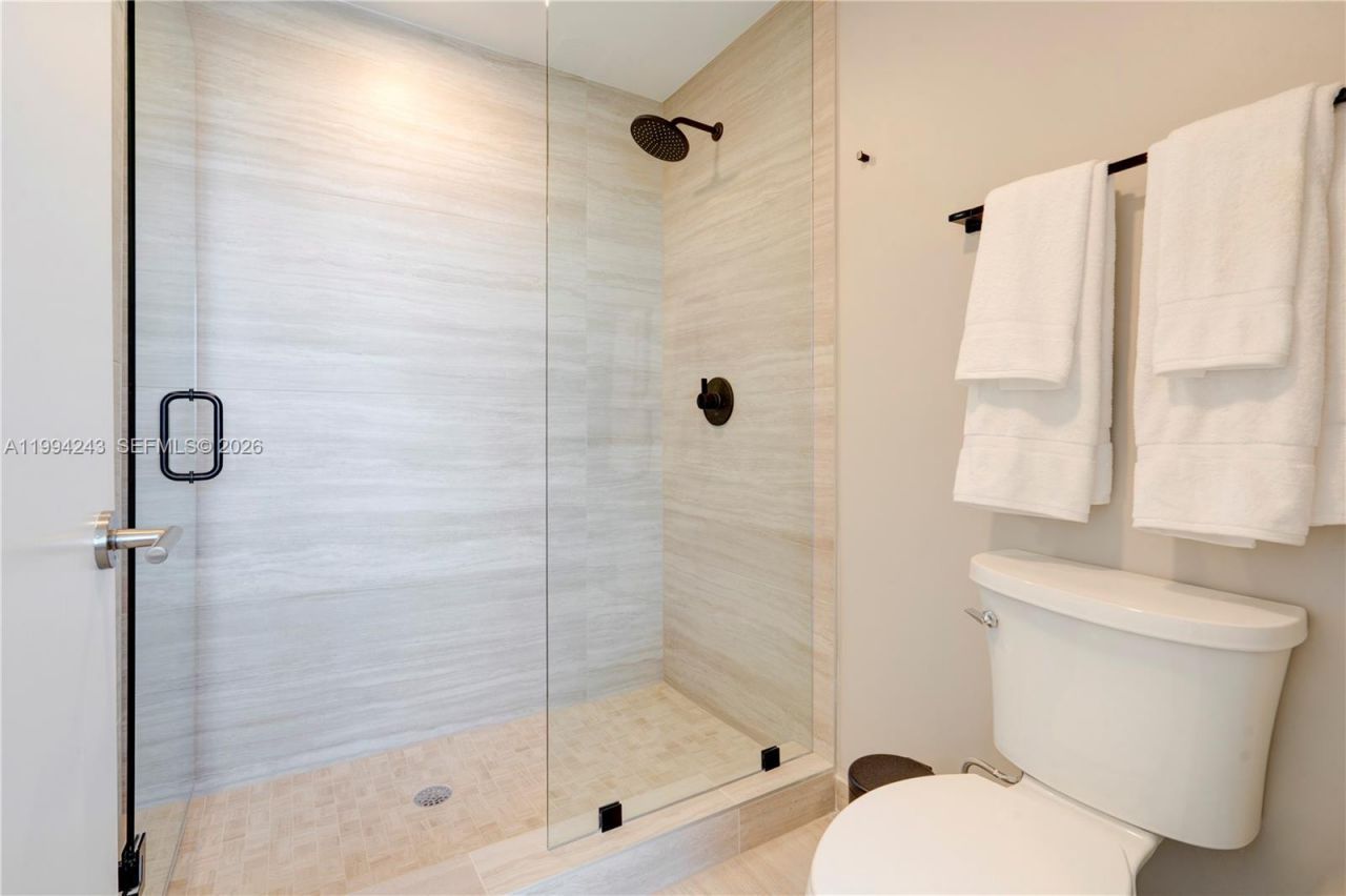 580 72nd St , Unit 1708, Miami Beach, FL 33141 Photo