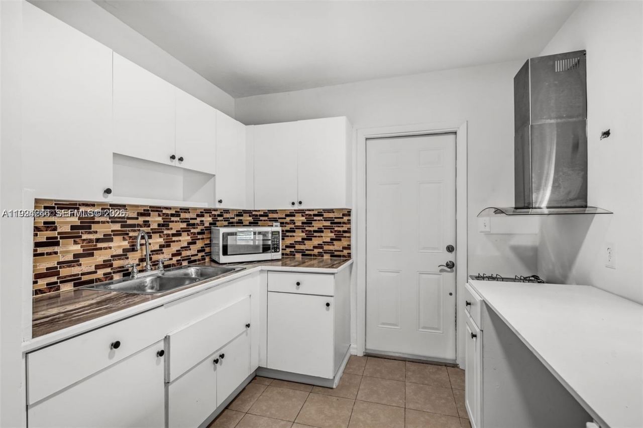 3800 Charles Ter , Miami, FL 33133 Photo