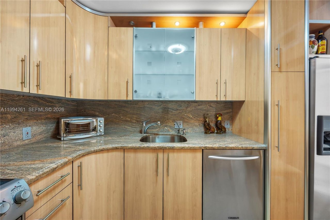 20379 W Country Club Dr, Unit 2236, Aventura, FL 33180 Photo