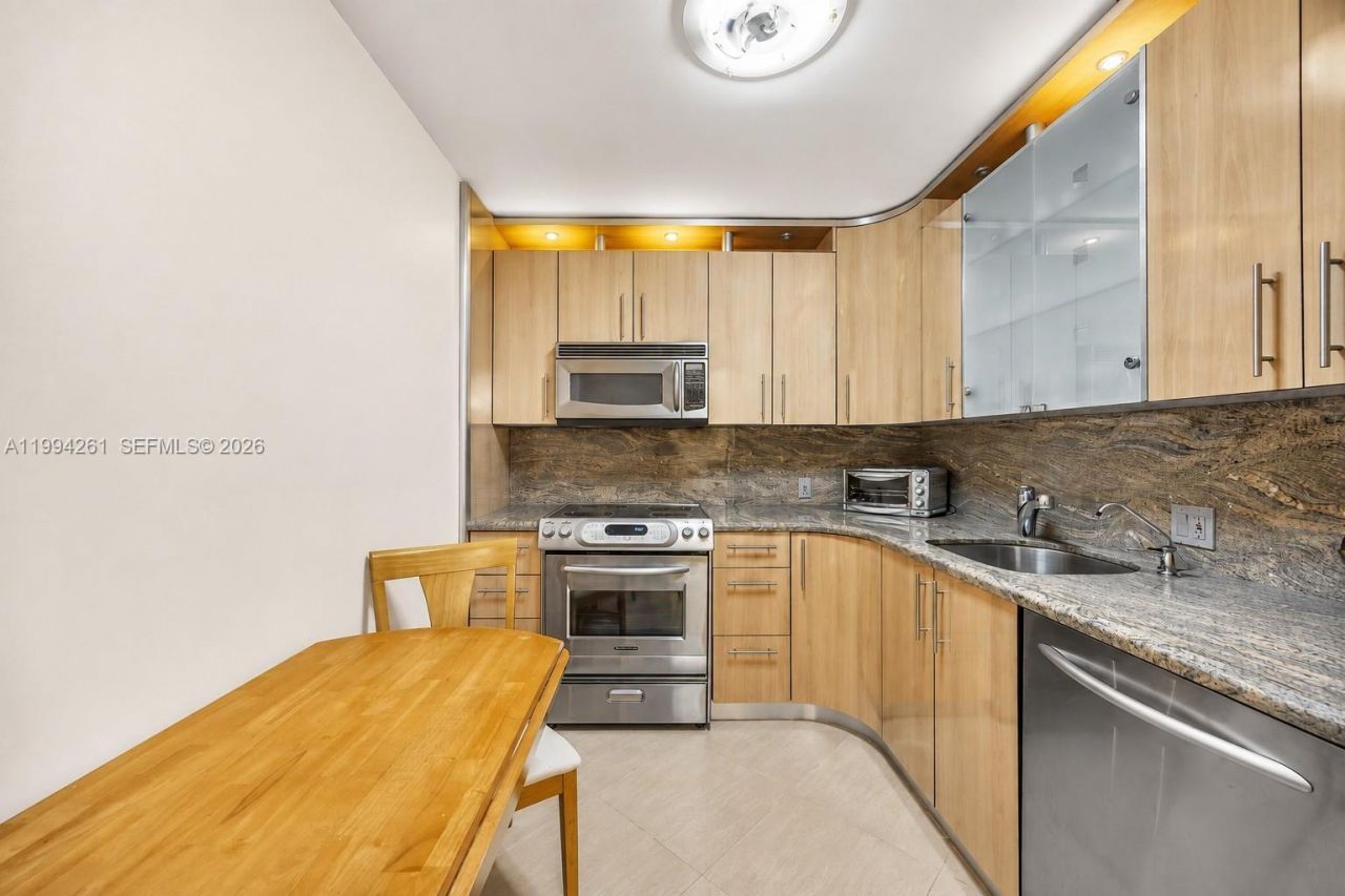 20379 W Country Club Dr, Unit 2236, Aventura, FL 33180 Photo