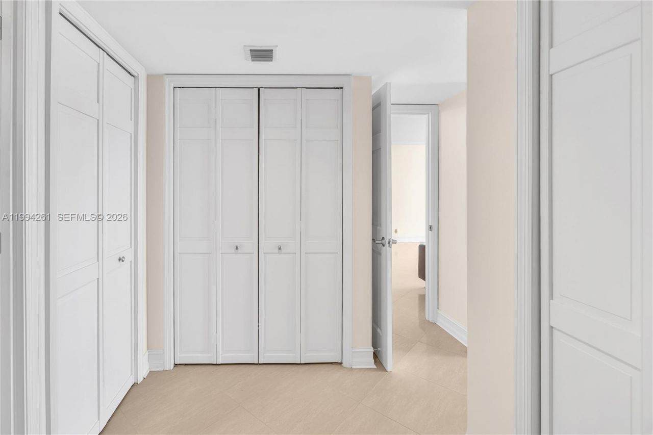 20379 W Country Club Dr, Unit 2236, Aventura, FL 33180 Photo