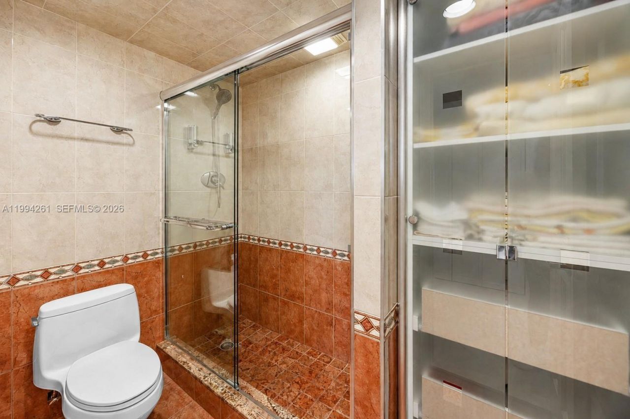 20379 W Country Club Dr, Unit 2236, Aventura, FL 33180 Photo