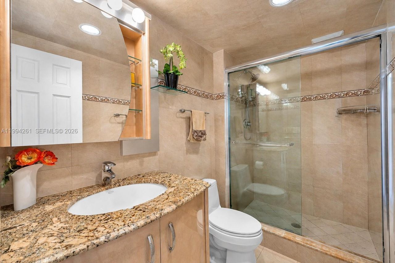 20379 W Country Club Dr, Unit 2236, Aventura, FL 33180 Photo