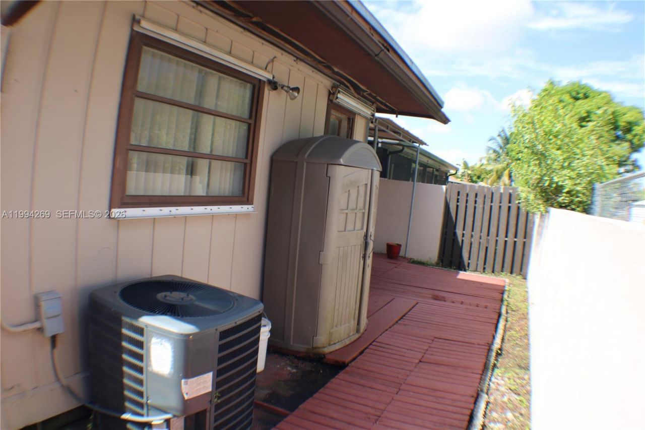 12003 SW 110th St Cir N , Miami, FL 33186 Photo