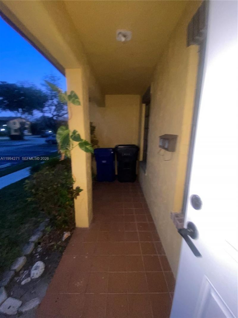 2627 NW 47th Ter , Unit 206, Lauderdale Lakes, FL 33313 Photo
