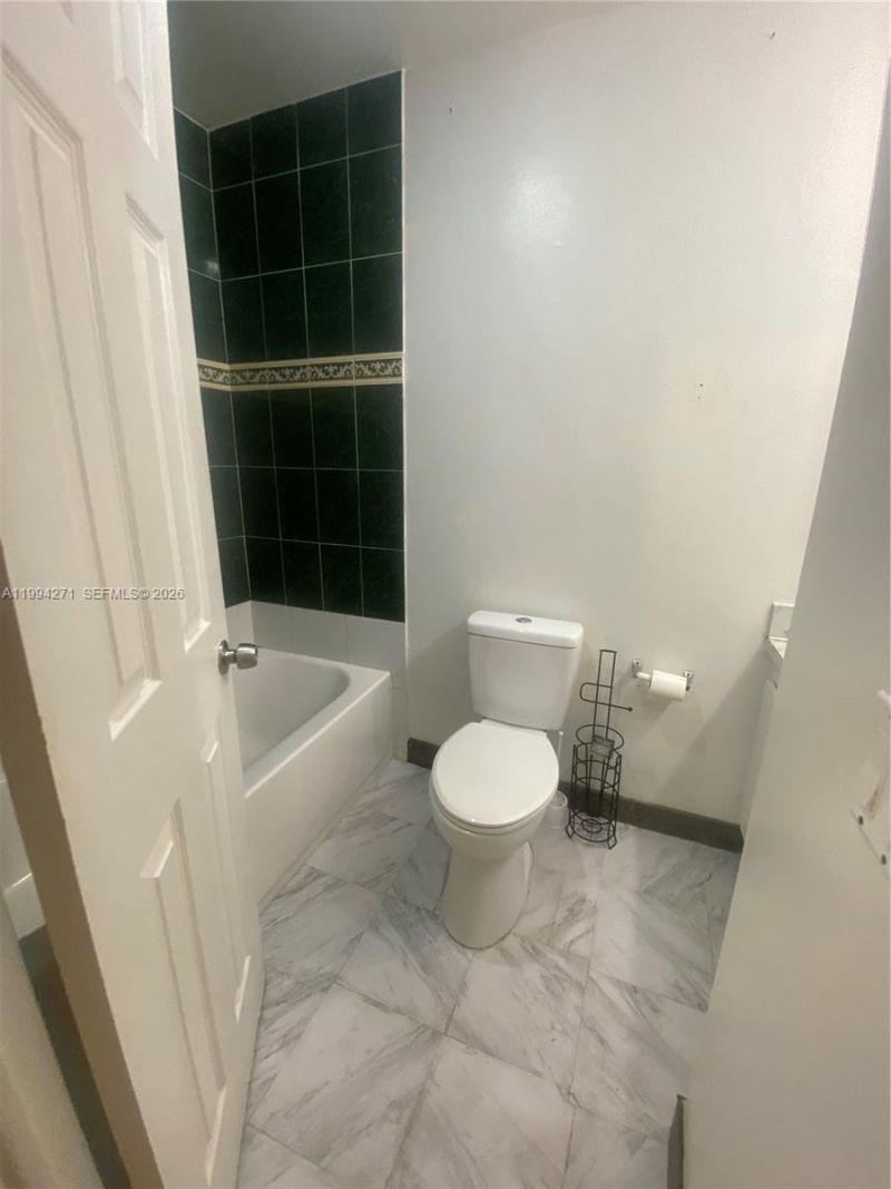 2627 NW 47th Ter , Unit 206, Lauderdale Lakes, FL 33313 Photo