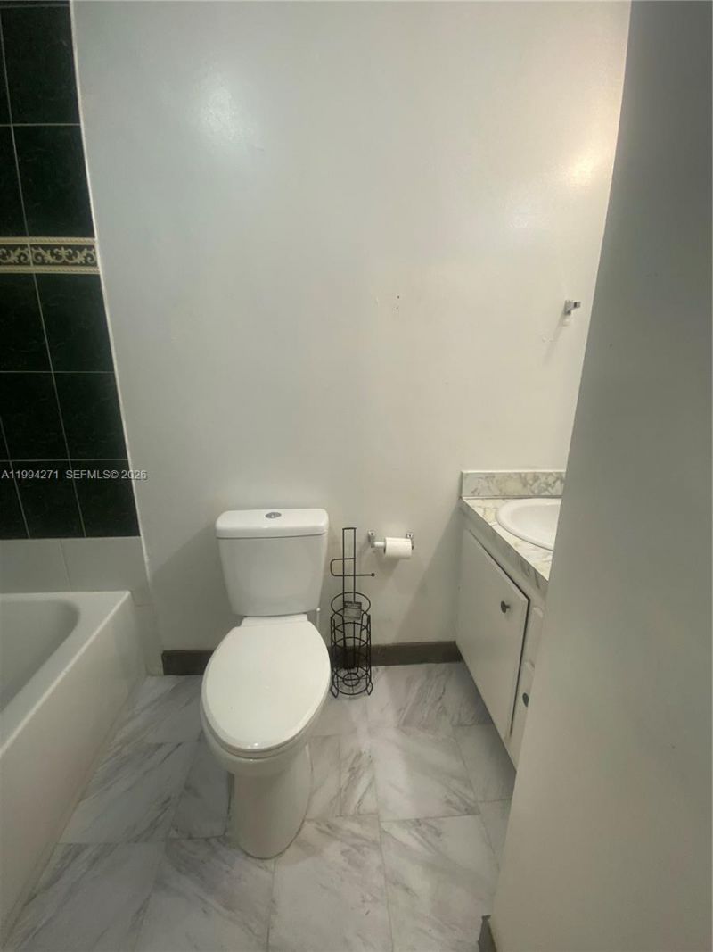 2627 NW 47th Ter , Unit 206, Lauderdale Lakes, FL 33313 Photo