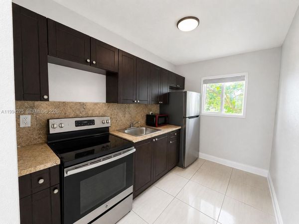 1940 Washington Ave, Unit 15, Opa-Locka, FL 33054