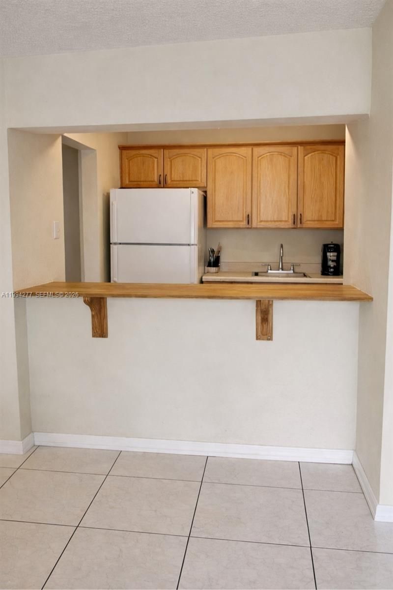 1090 NE 129th St , Unit 205, North Miami, FL 33161 Photo