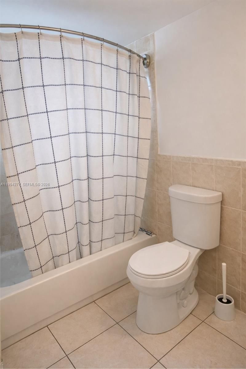 1090 NE 129th St , Unit 205, North Miami, FL 33161 Photo