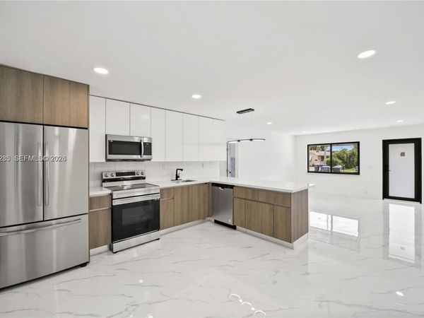 5635 Pierce St , Hollywood, FL 33021