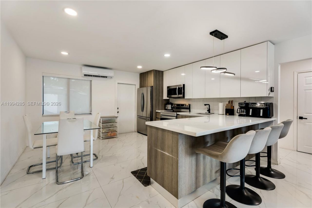 5635 Pierce St, Hollywood, FL 33021 Photo