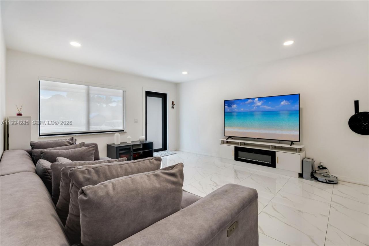 5635 Pierce St, Hollywood, FL 33021 Photo