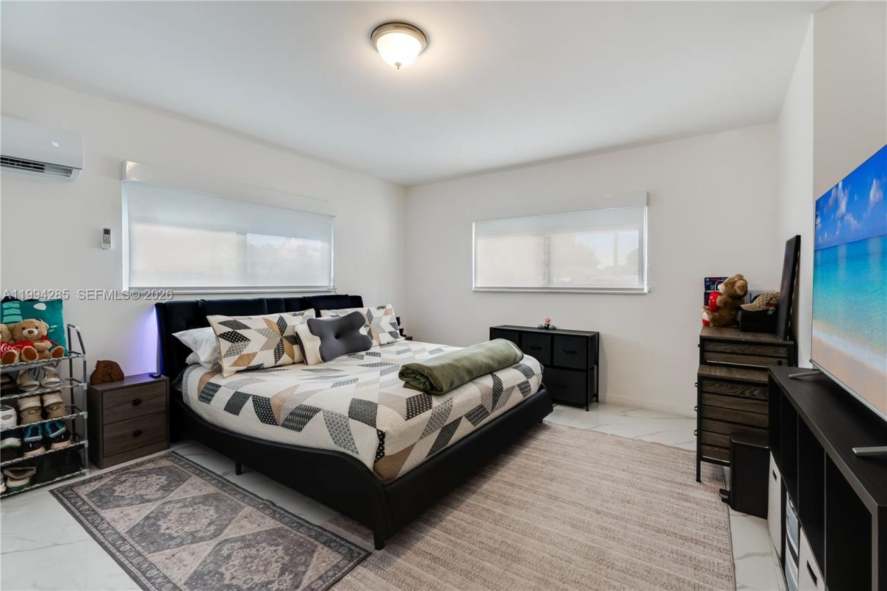 5635 Pierce St, Hollywood, FL 33021 Photo