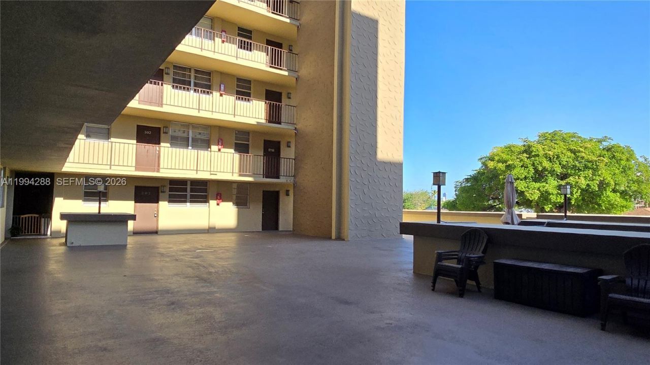 1811 Jefferson St , Unit 202, Hollywood, FL 33020 Photo