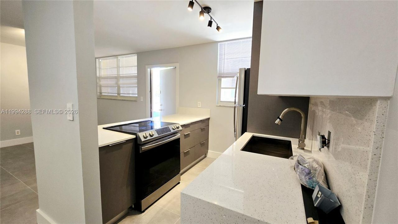 1811 Jefferson St , Unit 202, Hollywood, FL 33020 Photo