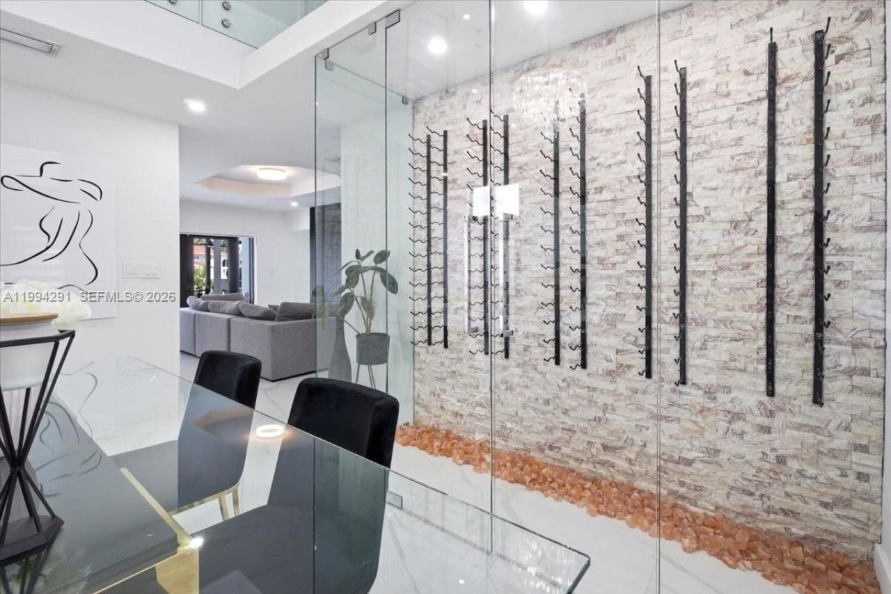 15763 SW 43rd St , Miami, FL 33185 Photo