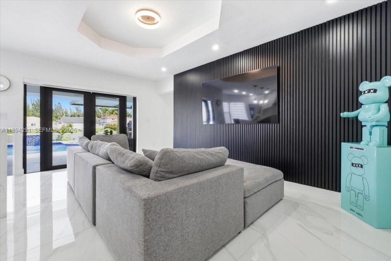 15763 SW 43rd St , Miami, FL 33185 Photo