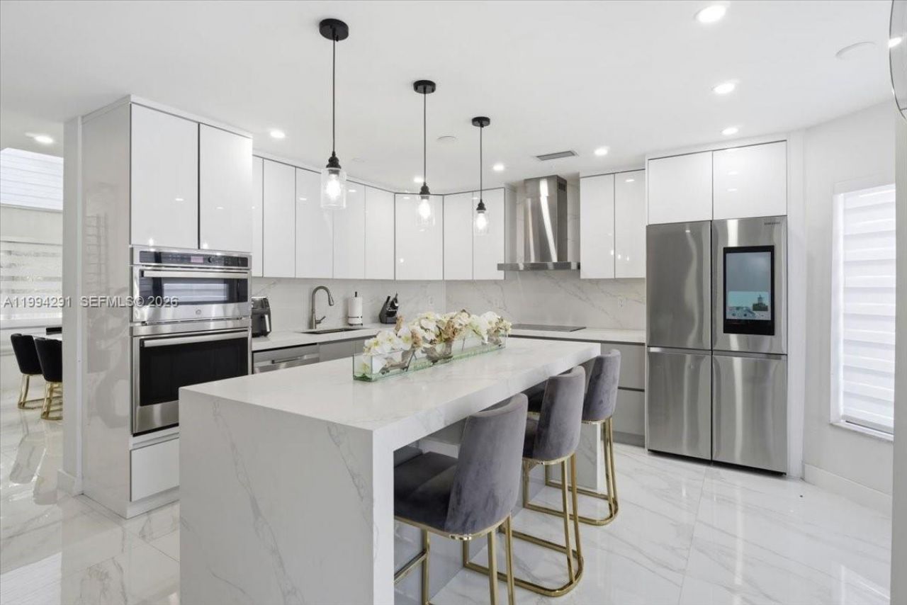 15763 SW 43rd St , Miami, FL 33185 Photo