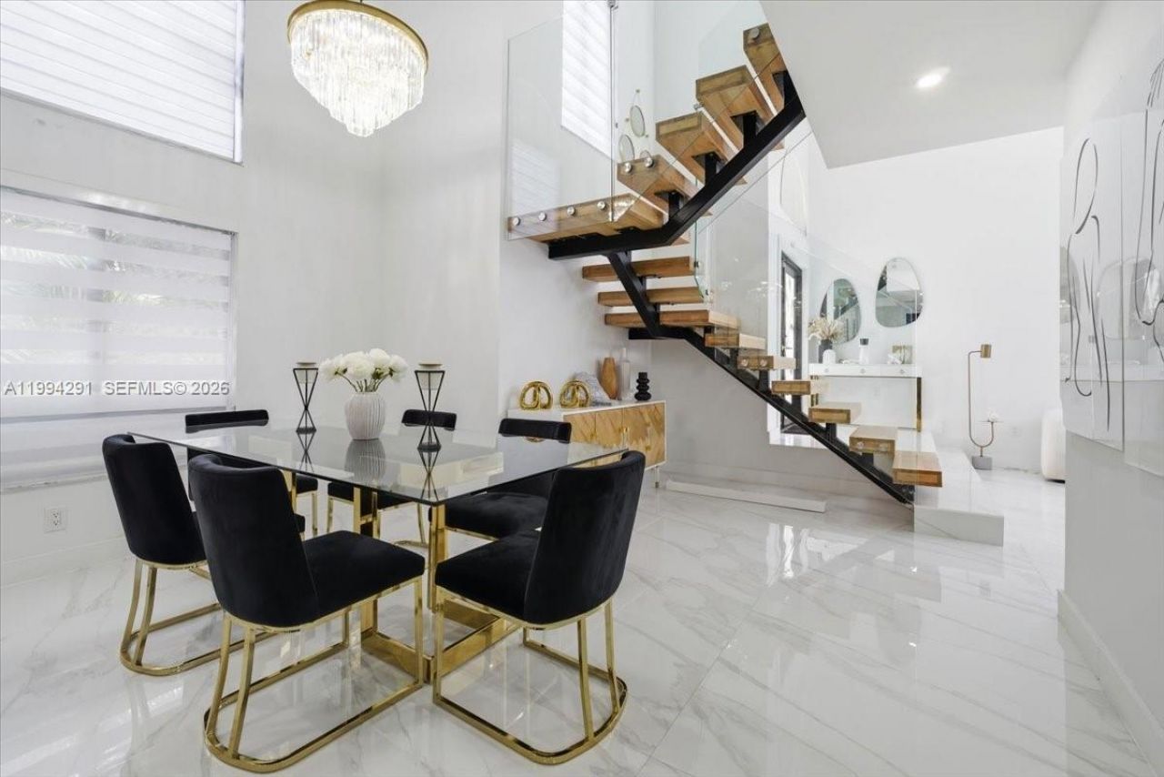 15763 SW 43rd St , Miami, FL 33185 Photo