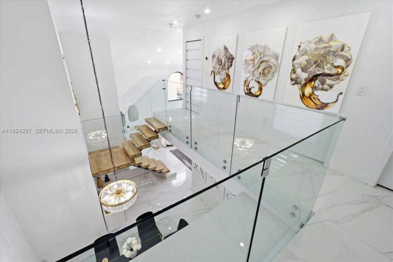 15763 SW 43rd St , Miami, FL 33185 Photo