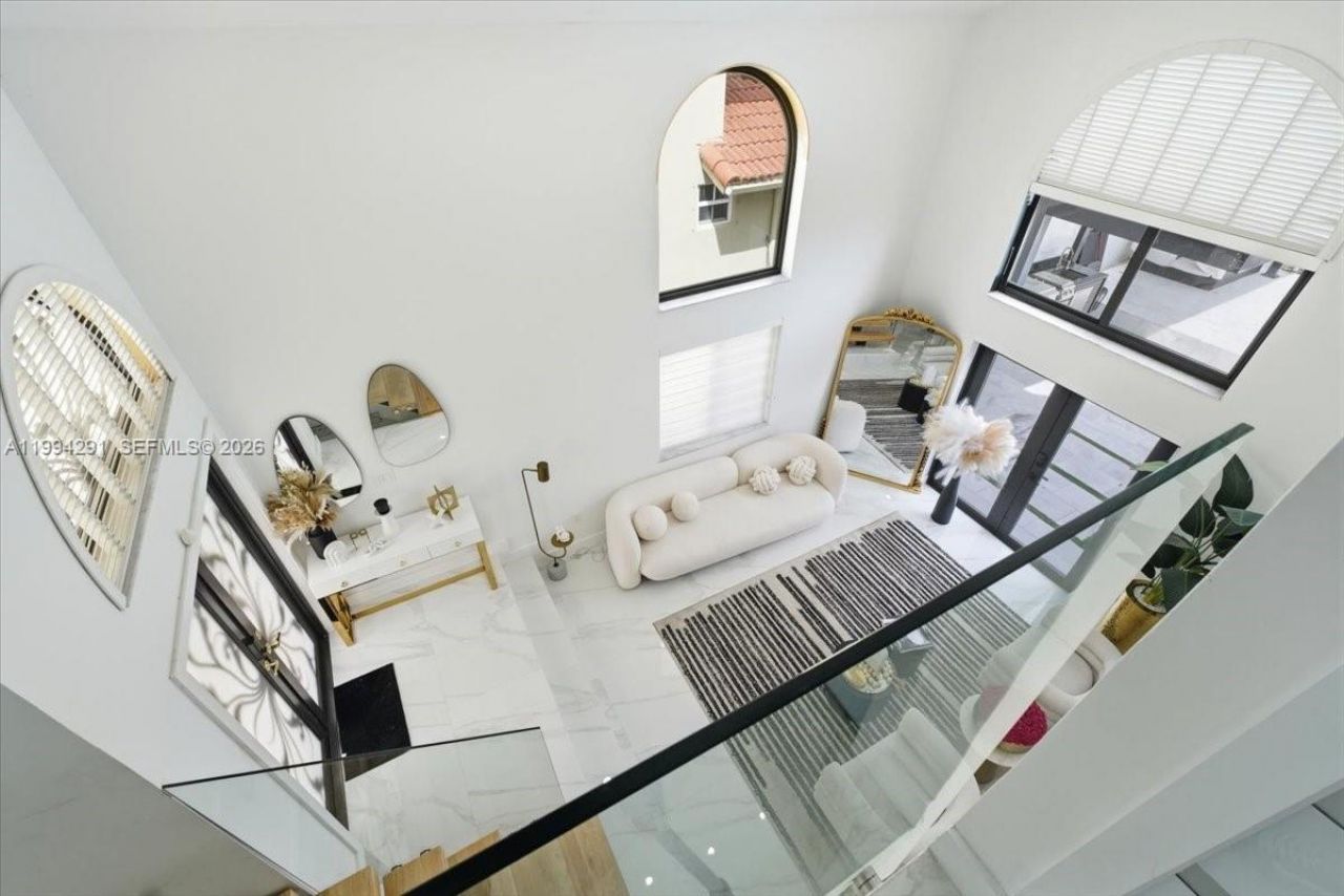 15763 SW 43rd St , Miami, FL 33185 Photo