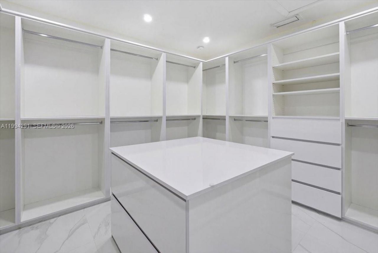 15763 SW 43rd St , Miami, FL 33185 Photo