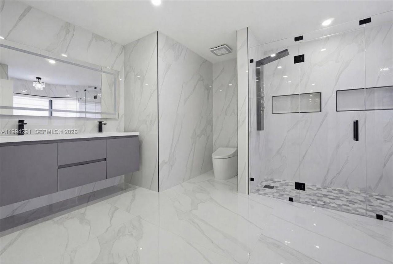 15763 SW 43rd St , Miami, FL 33185 Photo