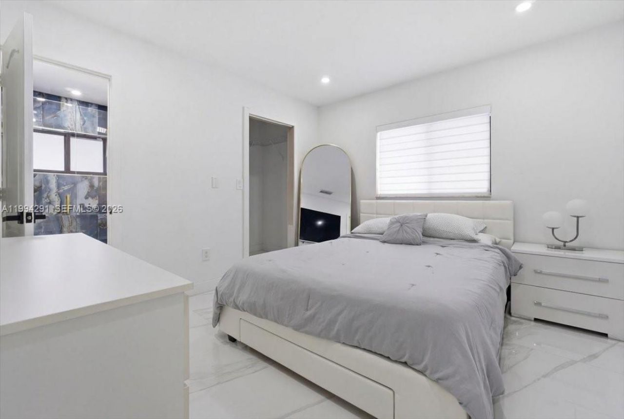 15763 SW 43rd St , Miami, FL 33185 Photo