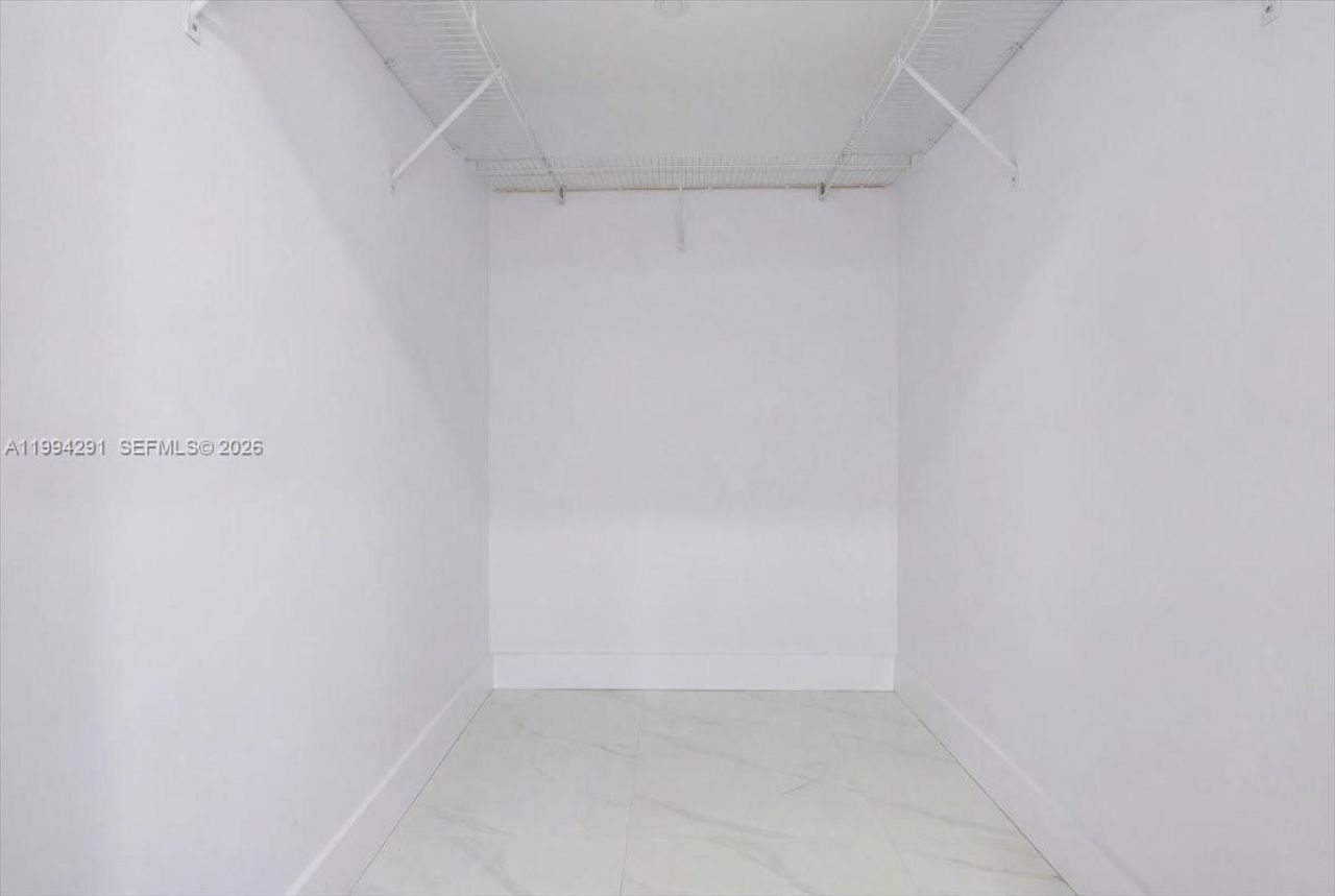 15763 SW 43rd St , Miami, FL 33185 Photo