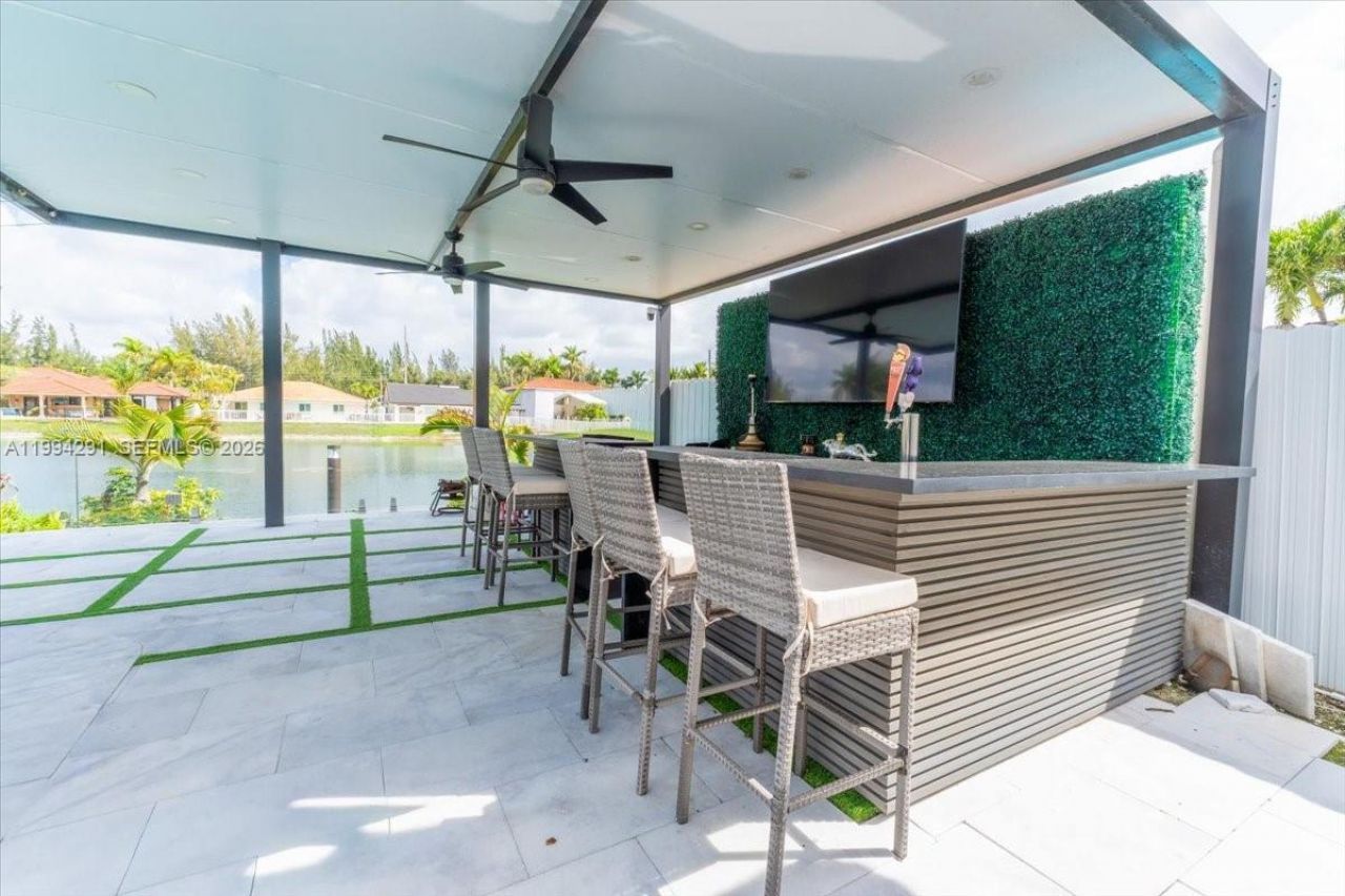 15763 SW 43rd St , Miami, FL 33185 Photo