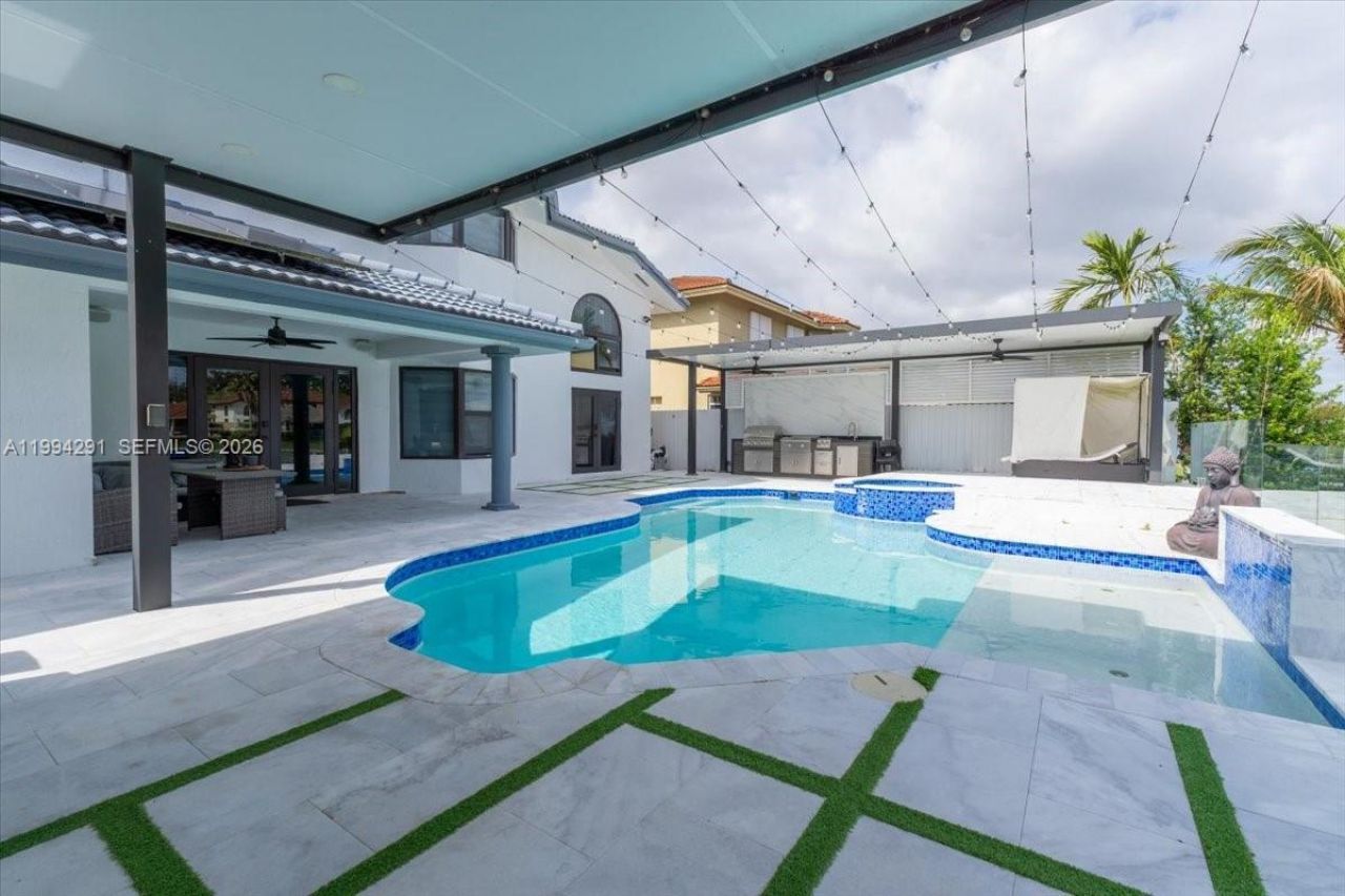 15763 SW 43rd St , Miami, FL 33185 Photo