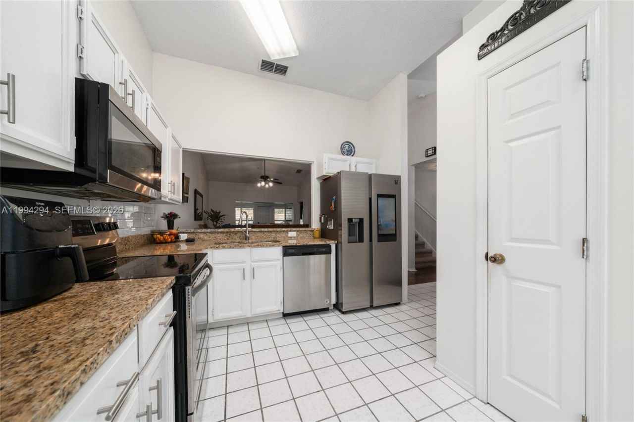 703 Swan Ln, Altamonte Springs, FL 32701 Photo