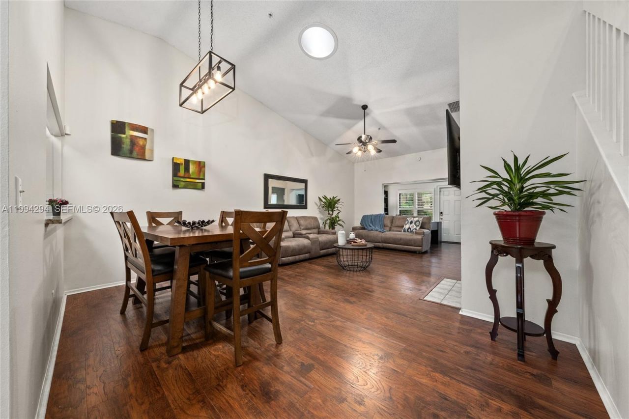 703 Swan Ln, Altamonte Springs, FL 32701 Photo